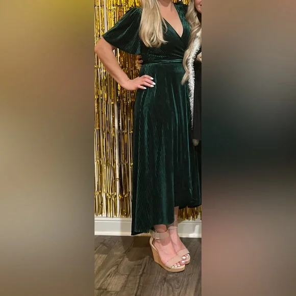 Simplee green velvet wrap dress - Picture 7 of 7